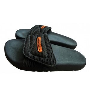 Heron Preston slides